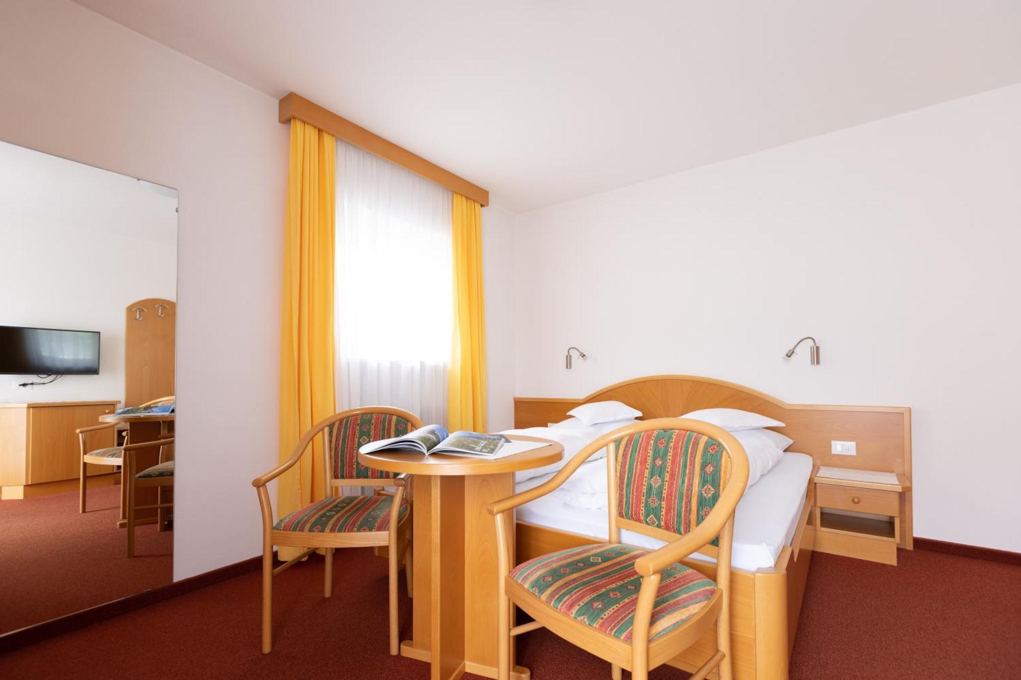 Garni Juval Hotel Tirolo Kültér fotó