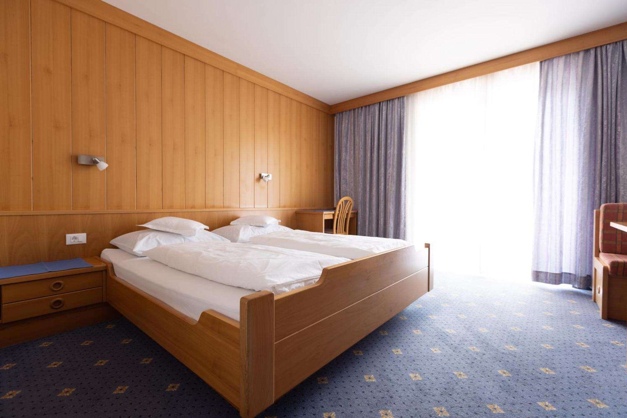 Garni Juval Hotel Tirolo Kültér fotó